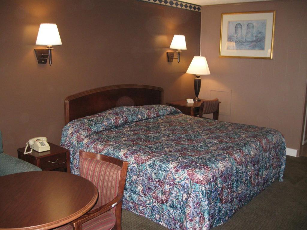 Tazewell Fincastle Motor Inn חדר תמונה