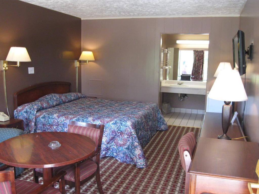 Tazewell Fincastle Motor Inn חדר תמונה