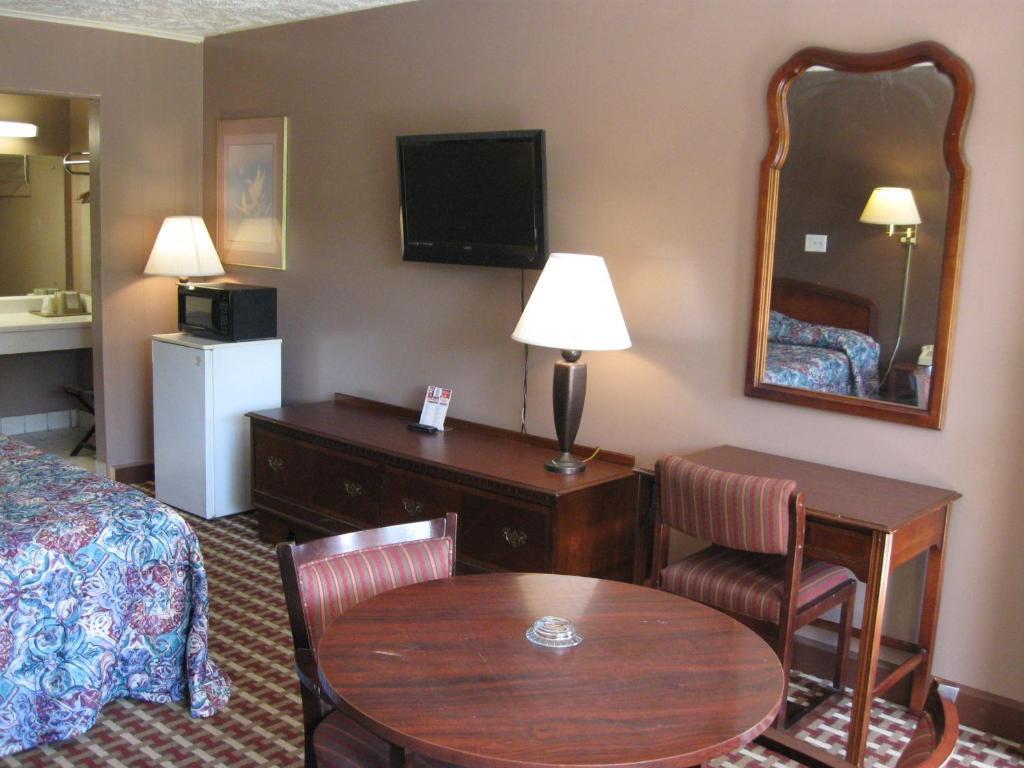 Tazewell Fincastle Motor Inn חדר תמונה